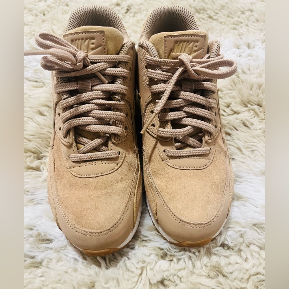 Nike Air Max Beige Sneakers